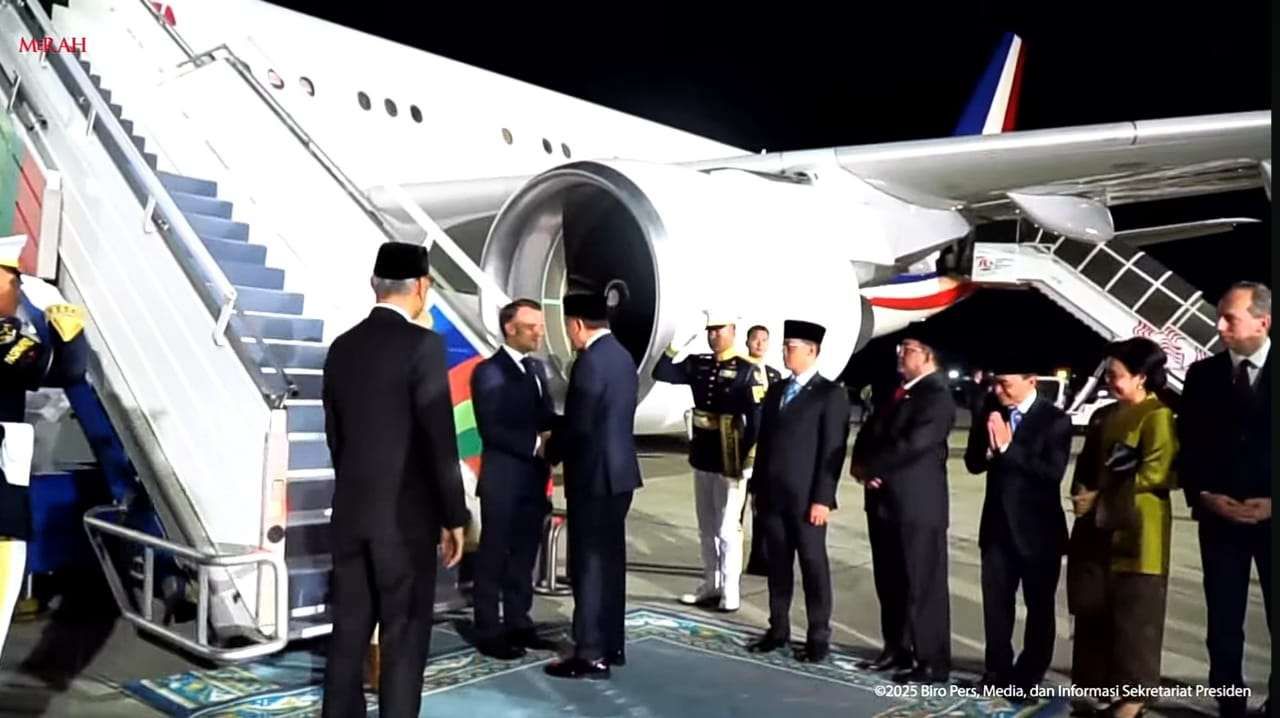 Presiden Macron Tiba di Jakarta untuk Kunjungan Resmi